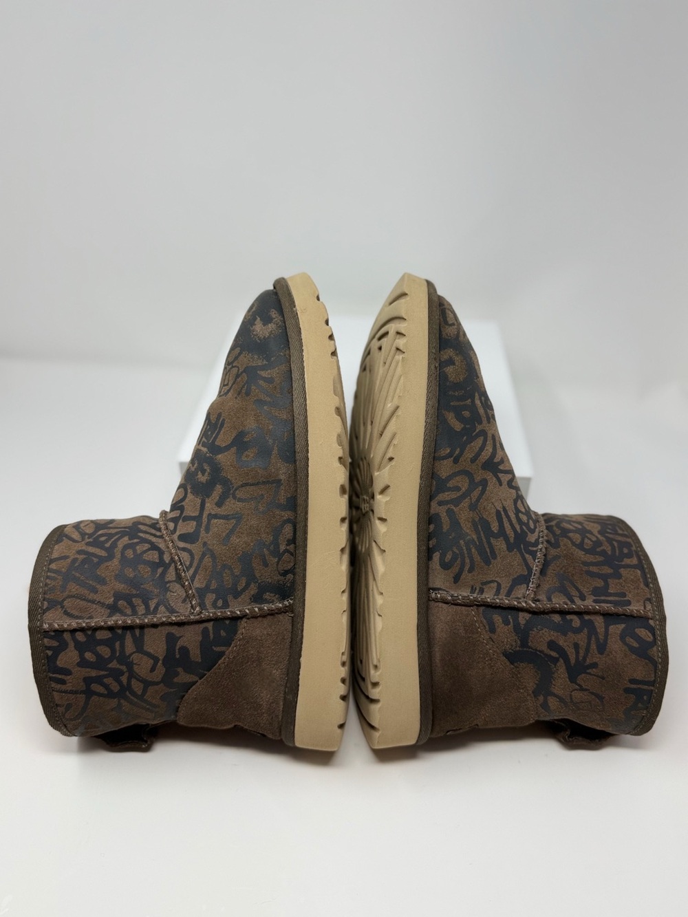 UGG Classic Mini Graffiti Boots Brown Suede Sheepskin Lined Women’s Size 7 - Picture 4 of 7